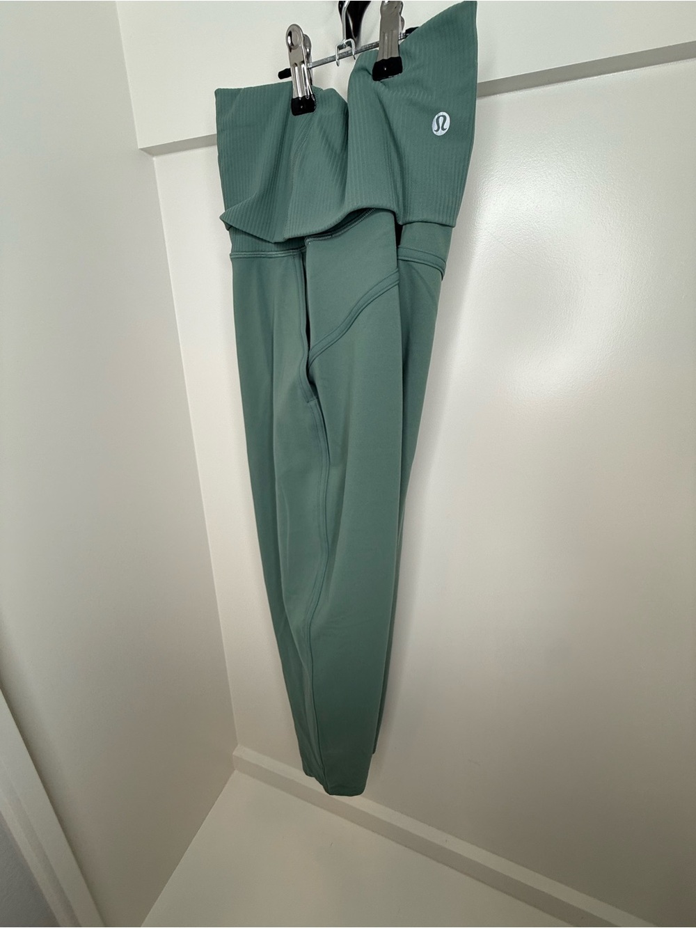 NWOT Lululemon Align Ribbed Waist Cropped Jogger
Tidewater Teal